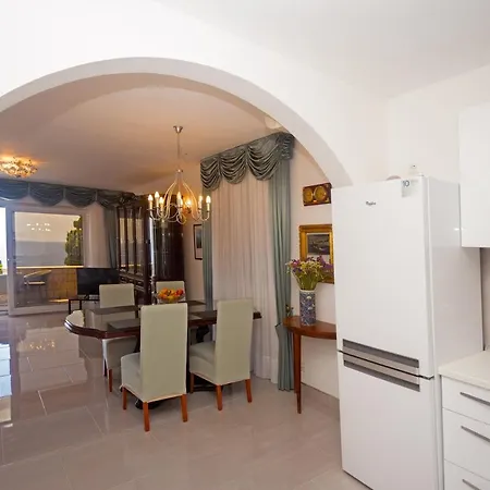 Appartamento Kristonia 2 *